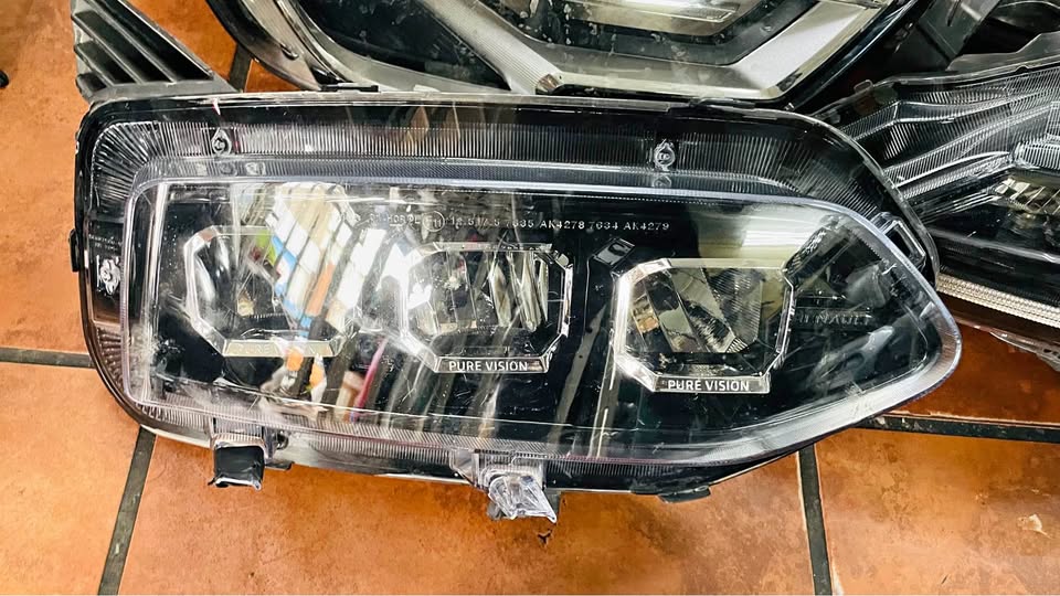 Renault Kiger headlight - Private Seller Renault Kiger headlight - Private Seller