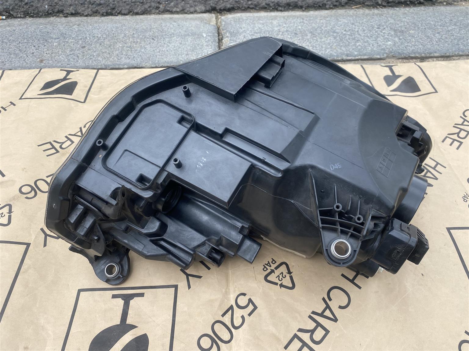 2019 VW UP LED HEADLIGHT LEFT SIDE FOR SALE. IN PRISTINE CONDITION - Private Seller