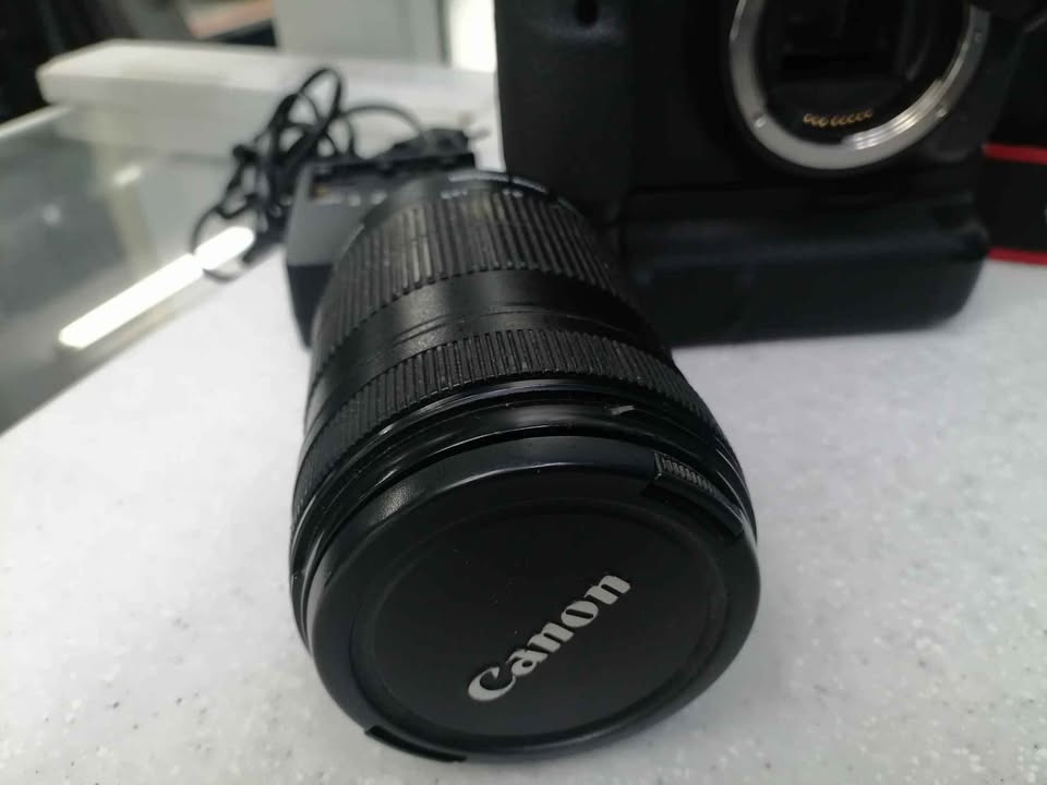 CANON EOS 7D DIGITAL CAMERA