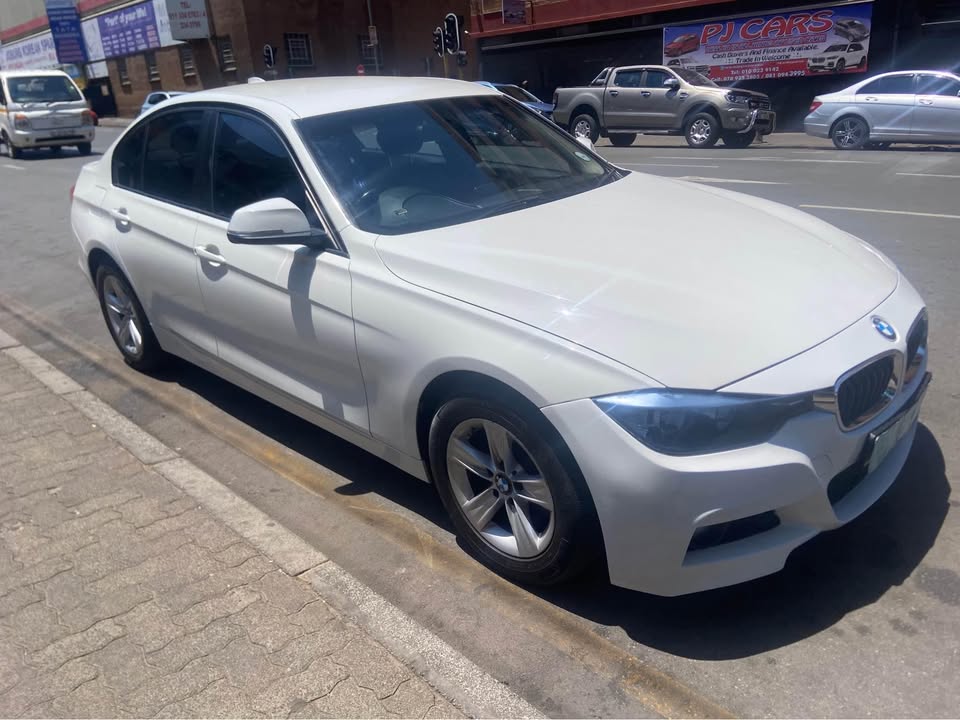 2013 BMW F30 320i 95000km