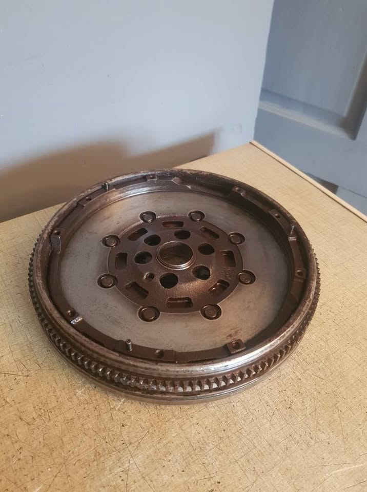 VW OR AUDI A3 LUK DUEL MASS FLYWHEEL FORSALE - Private Seller