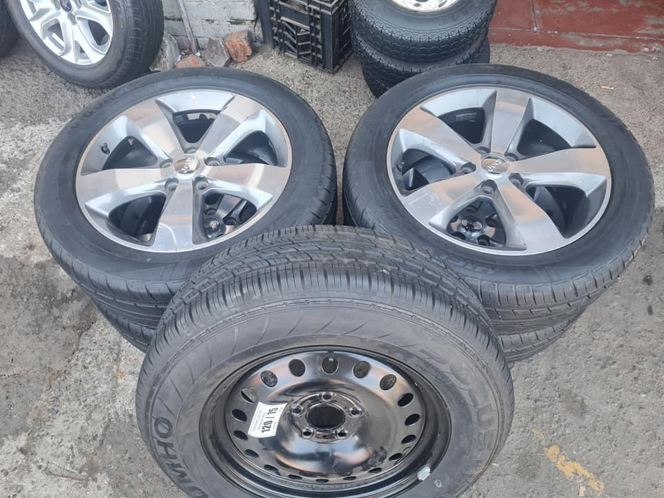 4xjeep charokkee original alloy mags size 20 +spare wheel