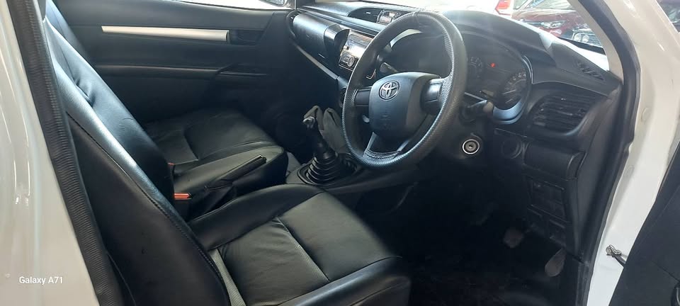 Toyota Hilux 2.0Gd vvti single cab Manual petrol