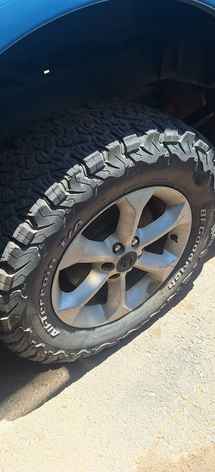 Nissan navara mags and tyres available