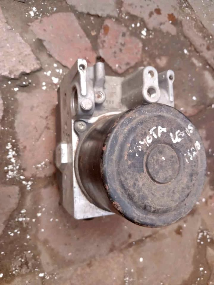 Lexus is250 abs pump - Private Seller