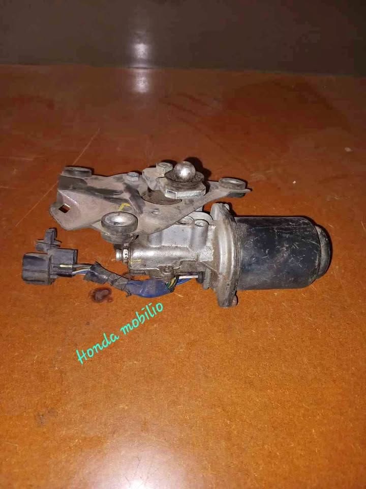 Honda Mobilio wiper linkeage motor - Private Seller Honda Mobilio wiper linkeage motor - Private Seller