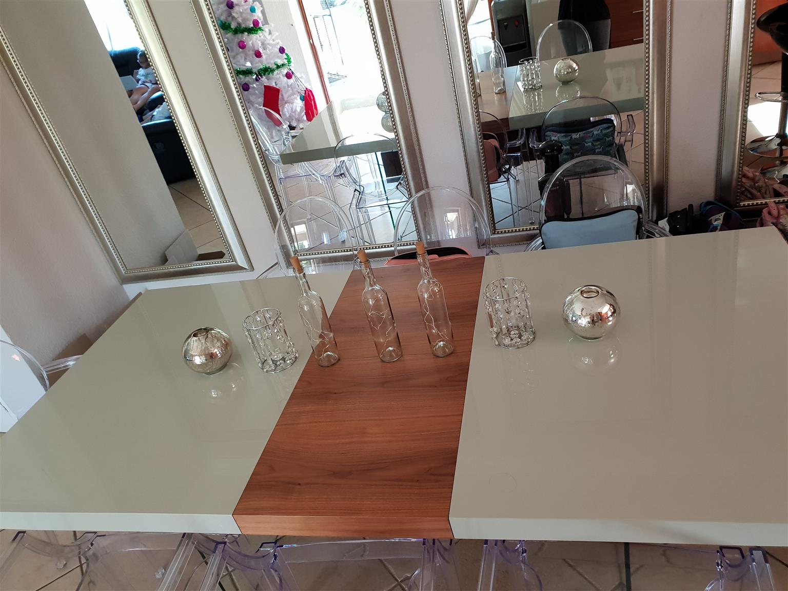 Dining table with server
