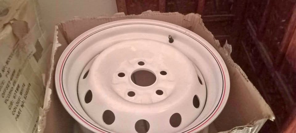 4x Brand new steelies for H100 hayndai 4x Brand new steelies for H100 hayndai