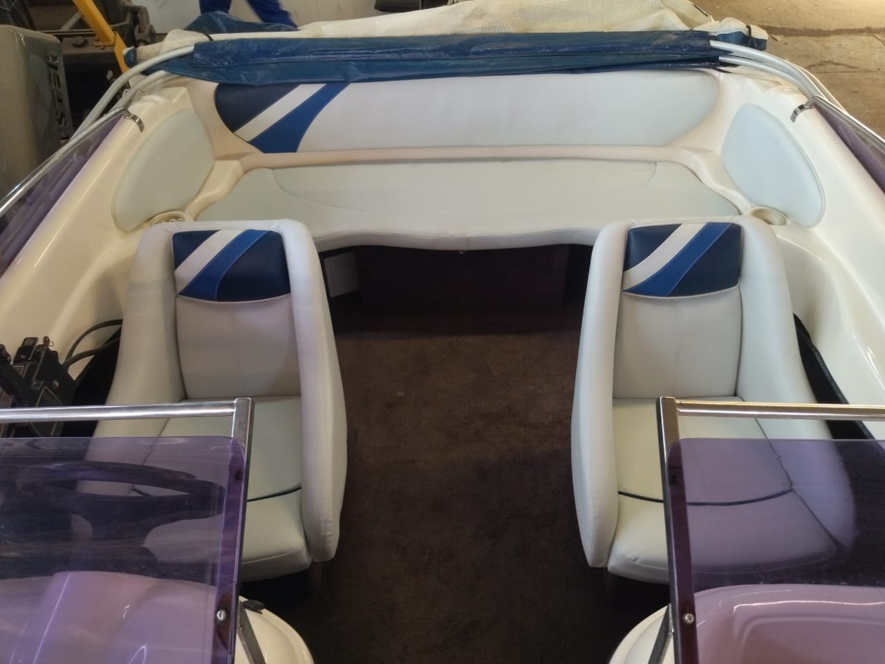 2000 Velocity Boat with engine