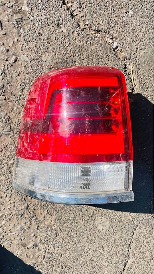 Toyota Land Cruiser 200 Series LED taillight 2016/20 - Private Seller Toyota Land Cruiser 200 Series LED taillight 2016/20 - Private Seller