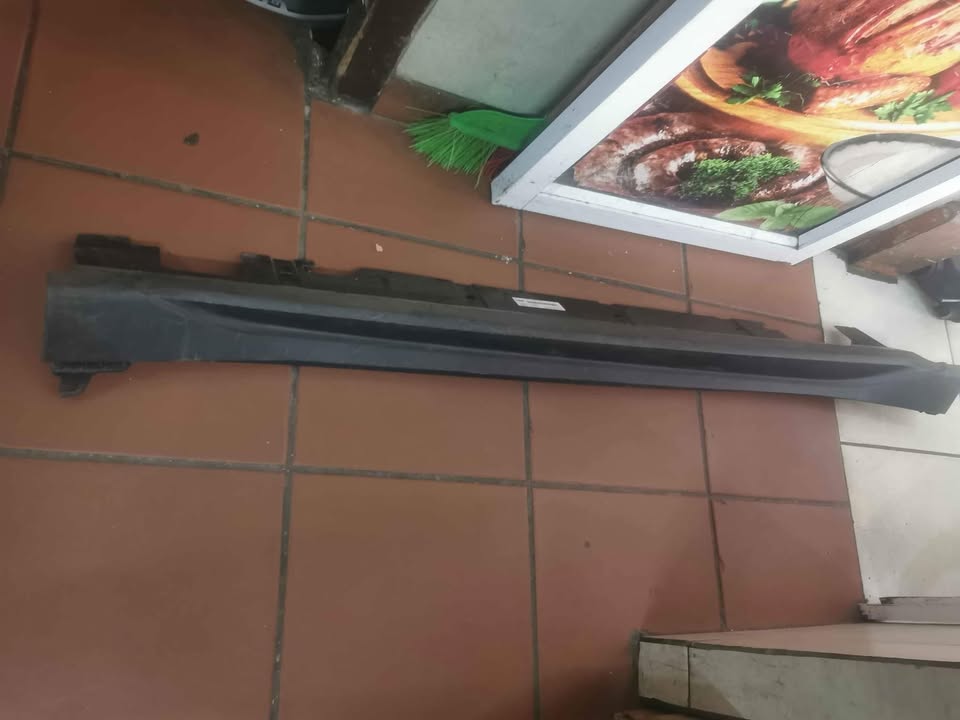 BMW X1 F48 left side skirt - Private Seller BMW X1 F48 left side skirt - Private Seller