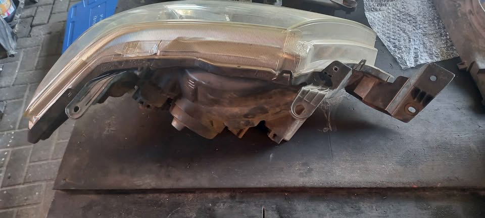 Toyota hilux 2014 left headlight - Private Seller Toyota hilux 2014 left headlight - Private Seller