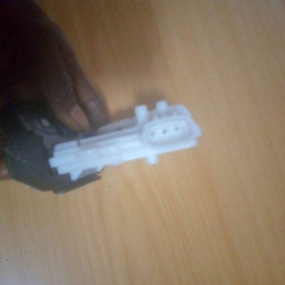 Toyota Yaris new shape boot lock - Private Seller