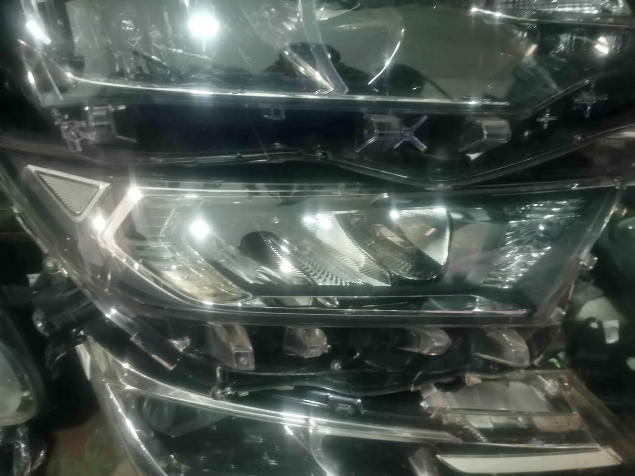 Toyota Rav4 right headlight 2020 - Private Seller Toyota Rav4 right headlight 2020 - Private Seller