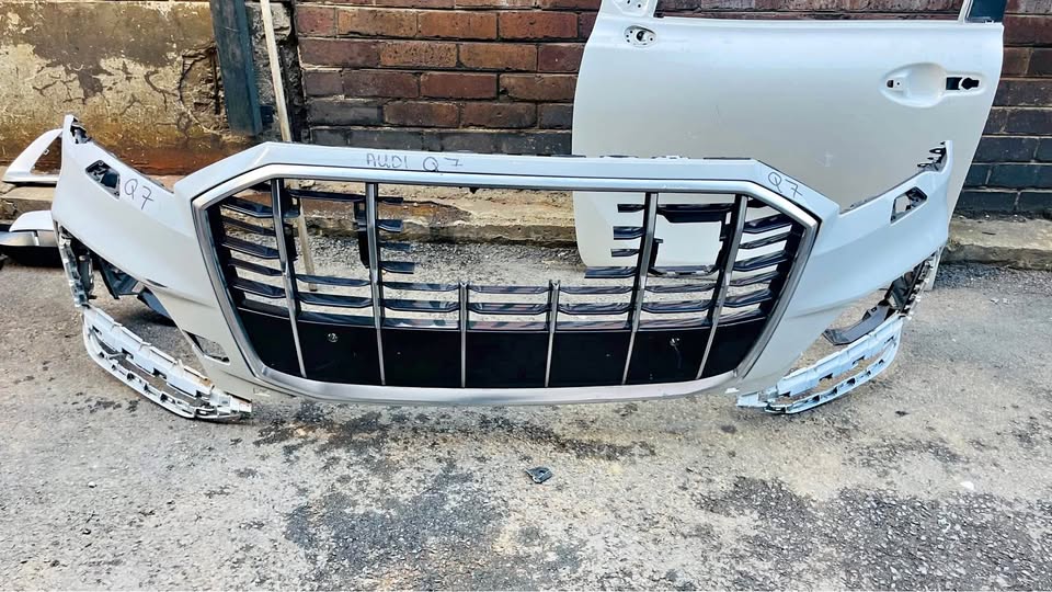 Audi Q7 Bumper - Private Seller Audi Q7 Bumper - Private Seller