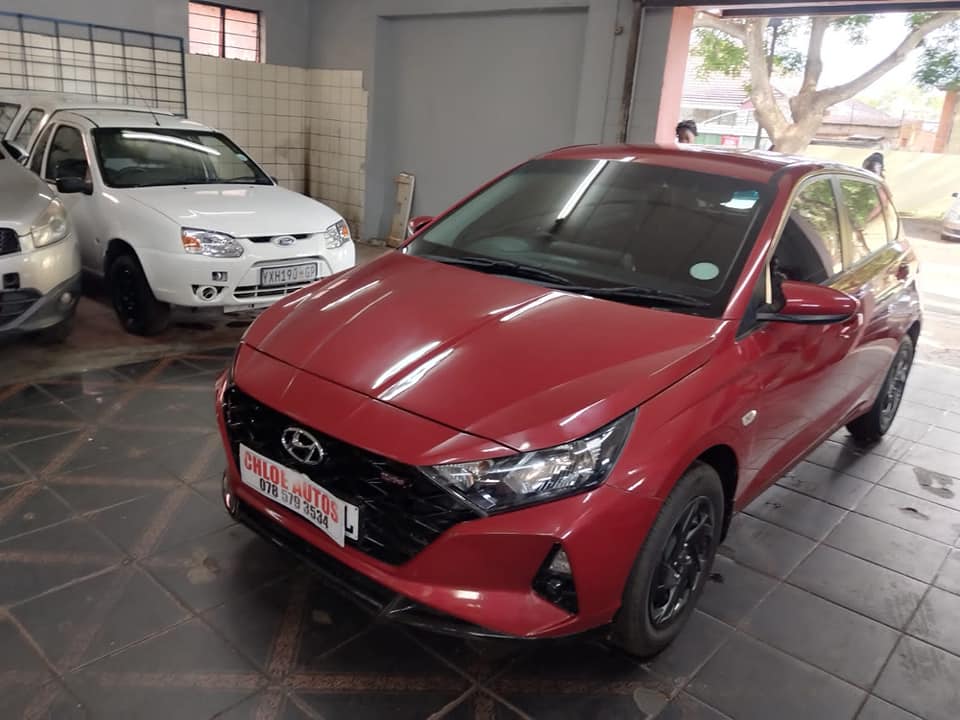 2023 Hyundai i20 1.0 Maroon, Service book, reverse sensor and reverse camera, Manual, Petrol