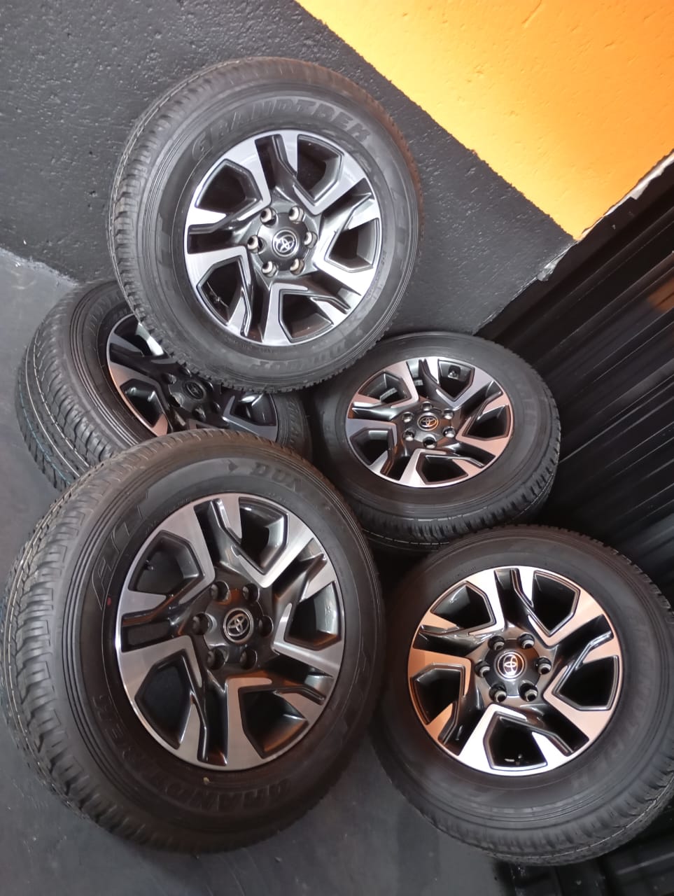 18" Toyota Fortuner rims with new tyres - Private Seller