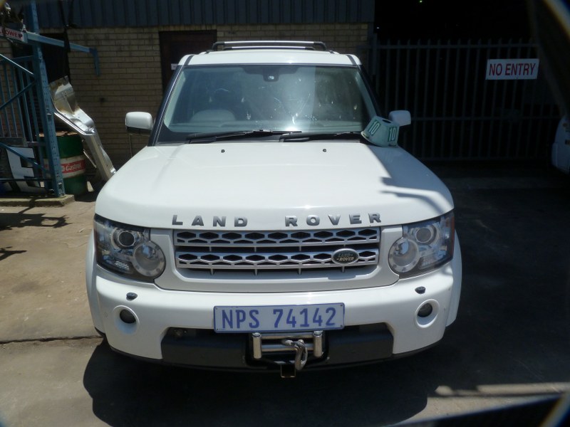 Land Rover Discovery 4 2.0 TD V6 SE AT - 2010 STRIPPING FOR SPARES - Private Seller Land Rover Discovery 4 2.0 TD V6 SE AT - 2010 STRIPPING FOR SPARES - Private Seller
