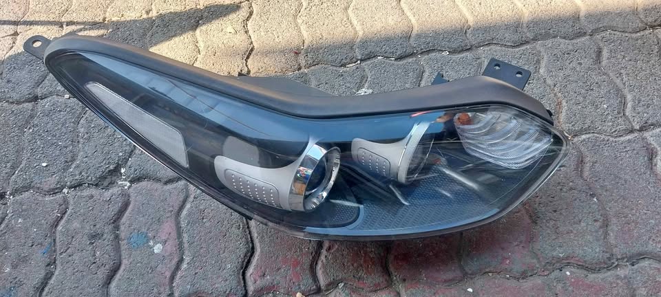 KIA SPORTAGE 2021 HEADLIGHT RHS AVAILABLE