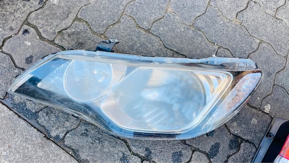 Honda Civic headlight - Private Seller Honda Civic headlight - Private Seller