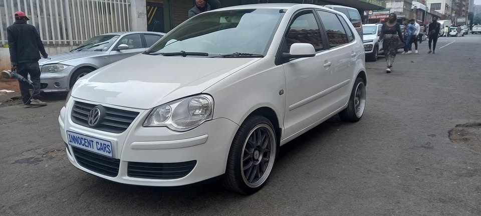 2011 VW POLO VIVO 1.4 PETROL ENGINE, MANUAL, WHITE COLOUR, 86000KM LEATHER SEATS