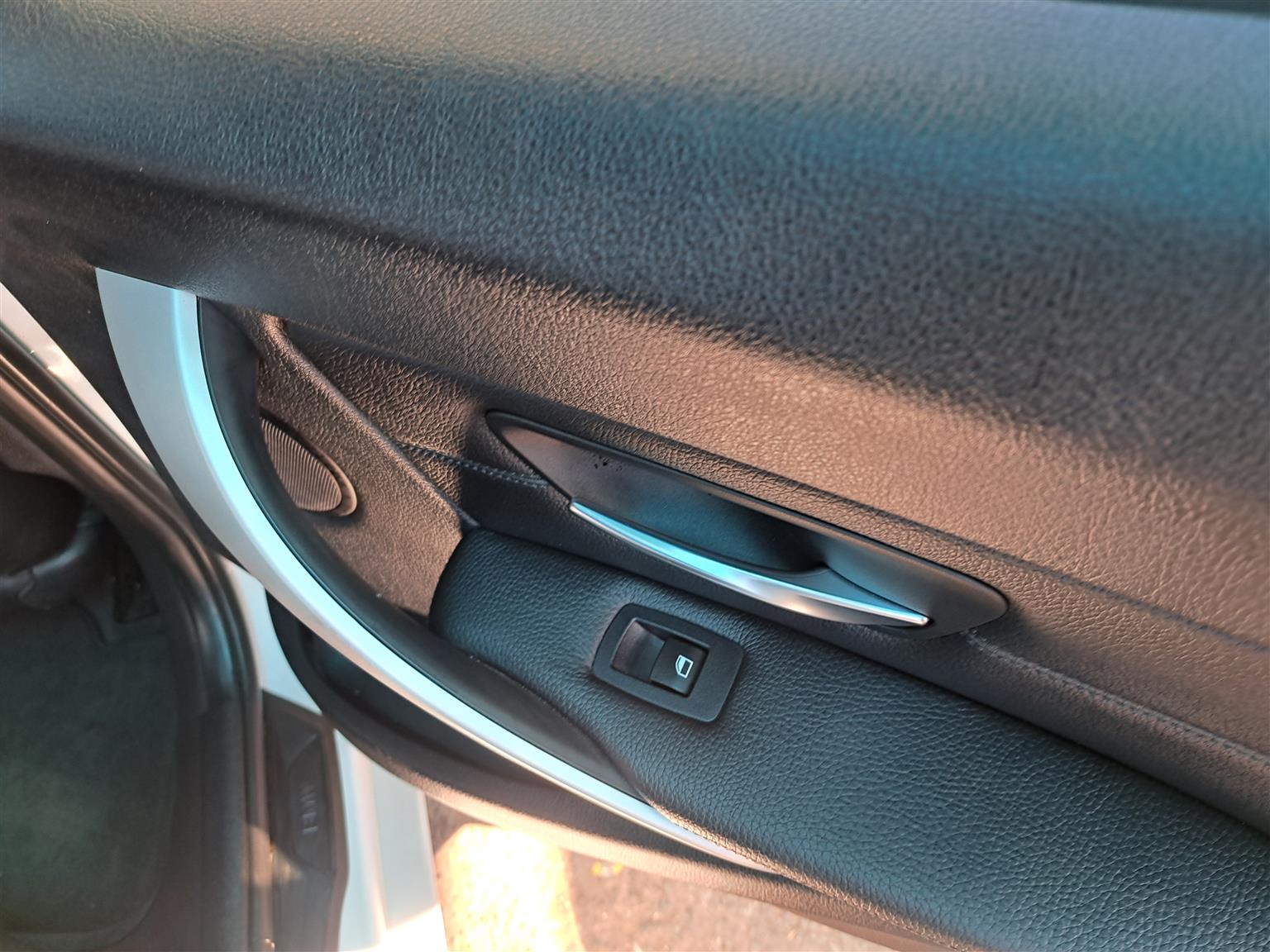 BMW 116i F30 AUTO