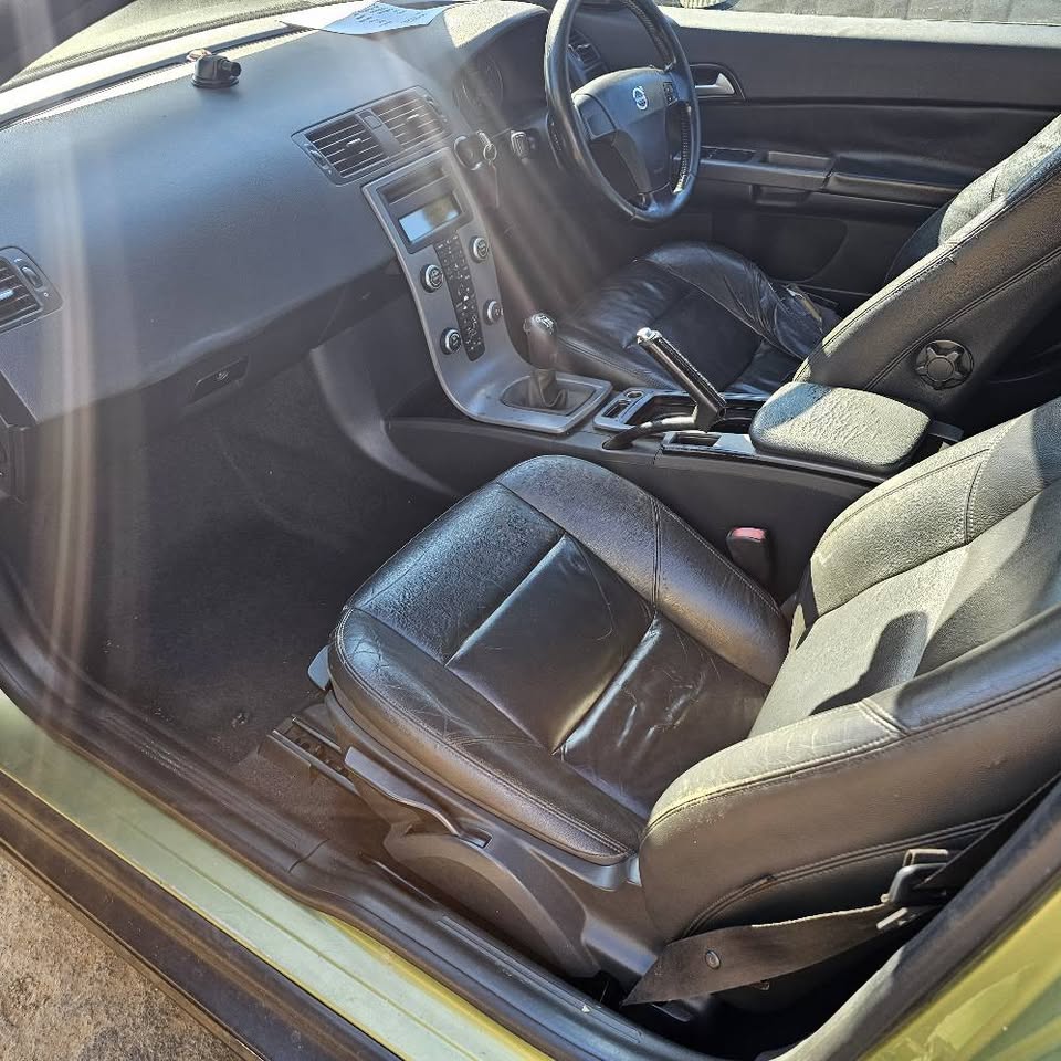 2011 Volvo c30 2.0 Manual (NO OFFERS)