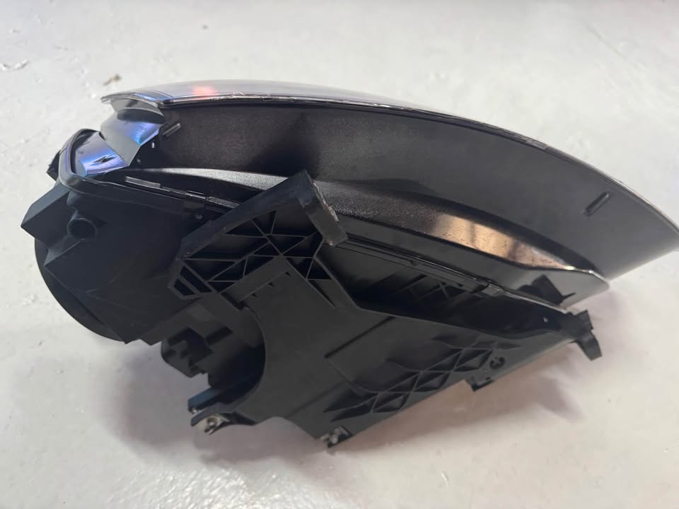 Audi A4 B headlight RHS - Private Seller