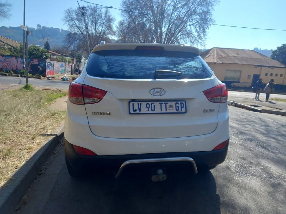 2011 HYUNDAI IX35 2.0 PETROL, MANUAL, WHITE, 98000KMS, LEATHER SEATS