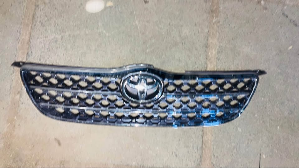 Toyota Corolla E120 grille 2002/07 - Private Seller Toyota Corolla E120 grille 2002/07 - Private Seller