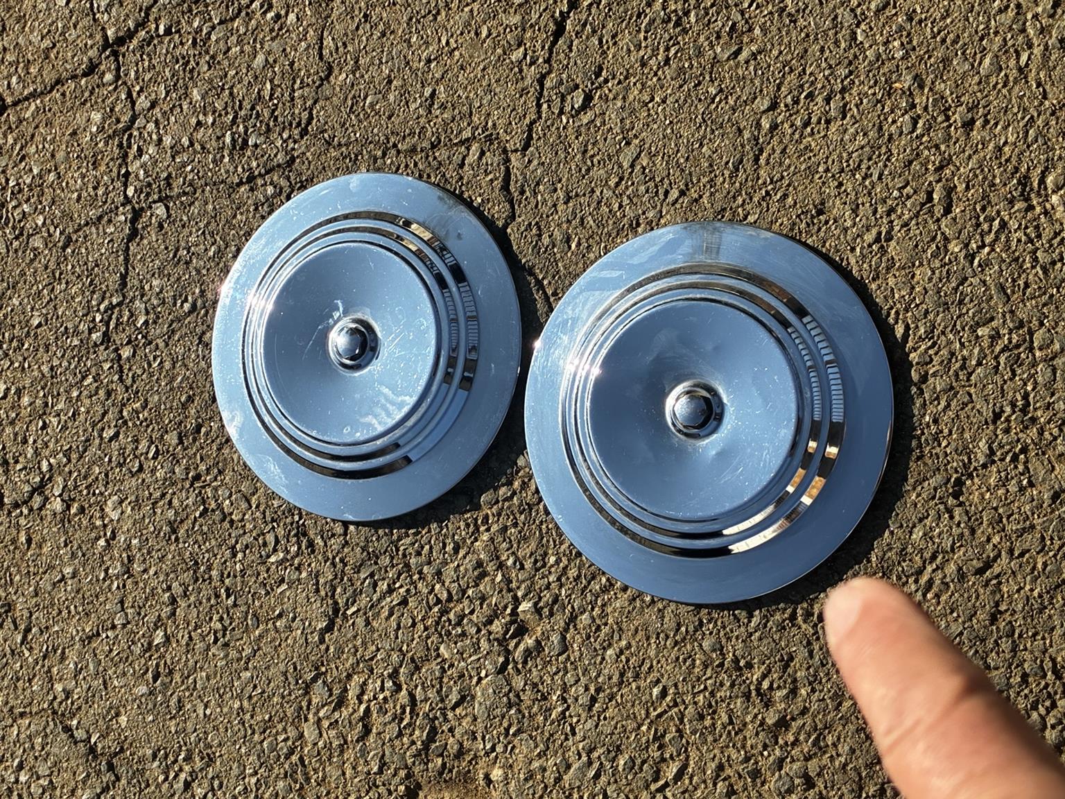 Hubcaps Renault Dauphire - Private Seller Hubcaps Renault Dauphire - Private Seller