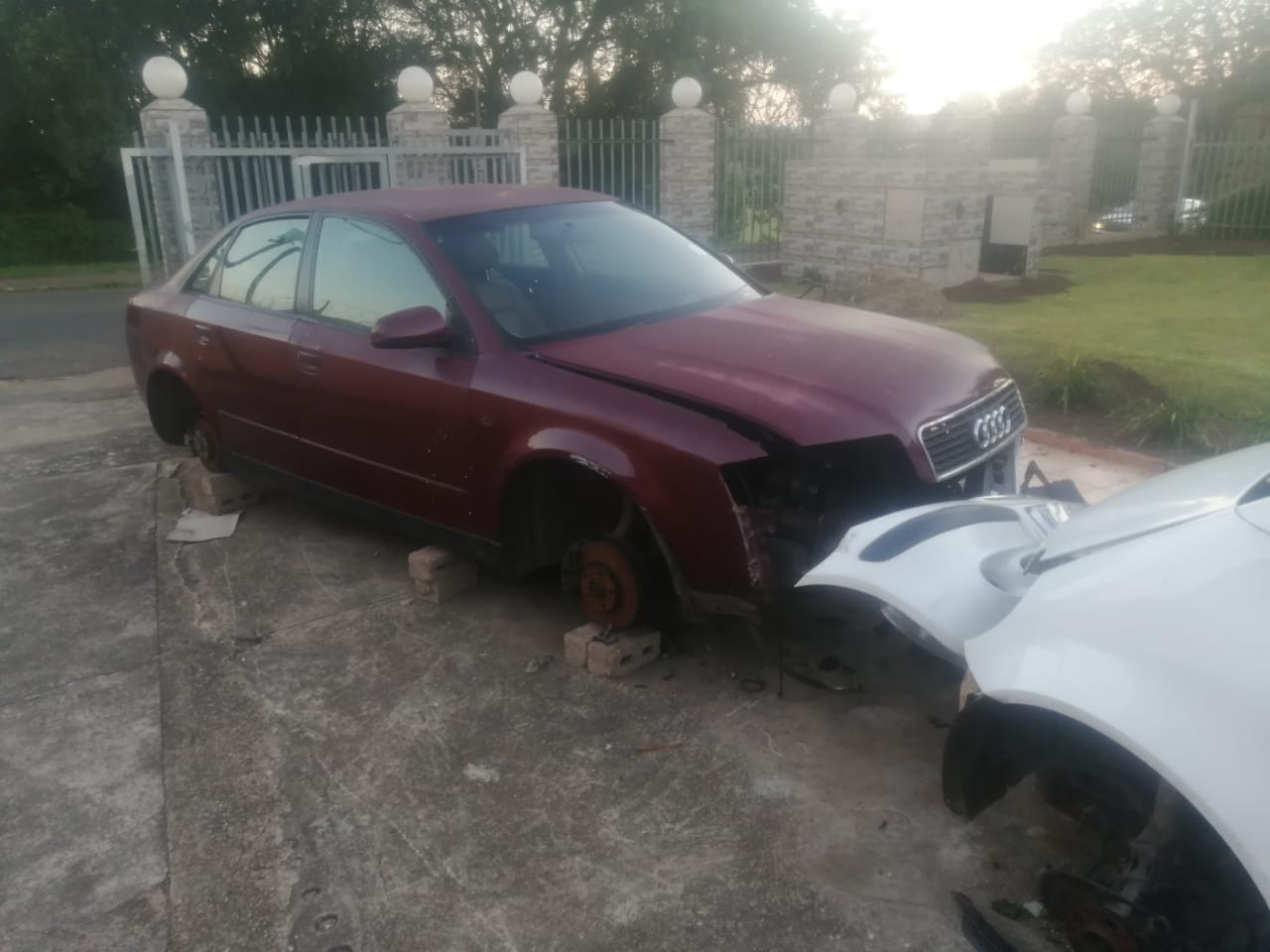 Audi A4 b6 1.9 tdi for spares - Private Seller