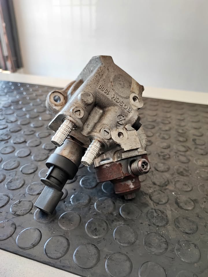 Bmw E90 320D Diesel Pump for sale (N47D20A) - Private Seller