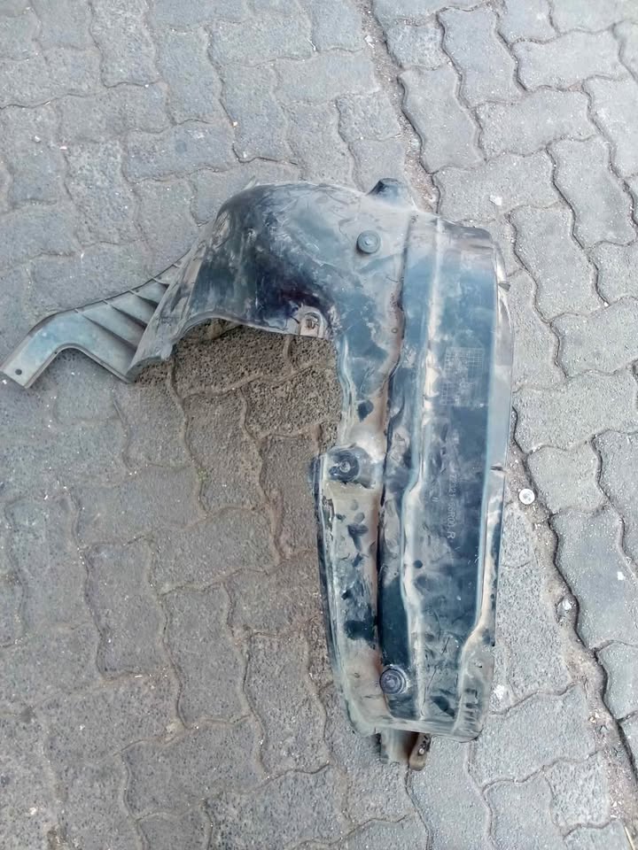 SUZUKI IGNIS FENDER LINER FRONT RIGHT SIDE - Private Seller SUZUKI IGNIS FENDER LINER FRONT RIGHT SIDE - Private Seller
