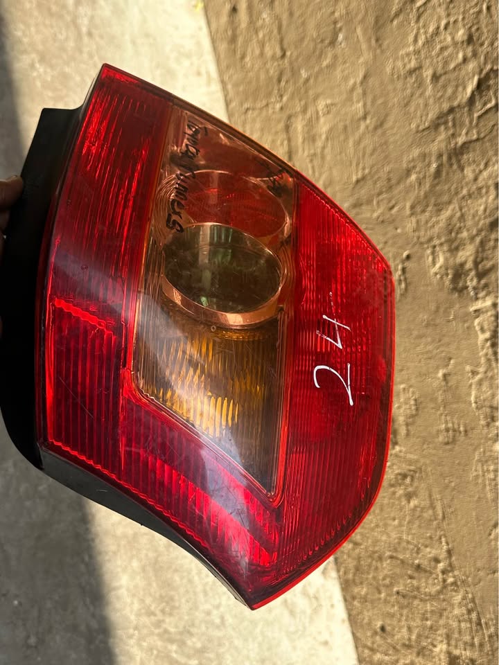 Toyota Corolla left-side facelift tail light (E120/E130 generation) or Toyota RunX m - Private Seller Toyota Corolla left-side facelift tail light (E120/E130 generation) or Toyota RunX m - Private Seller