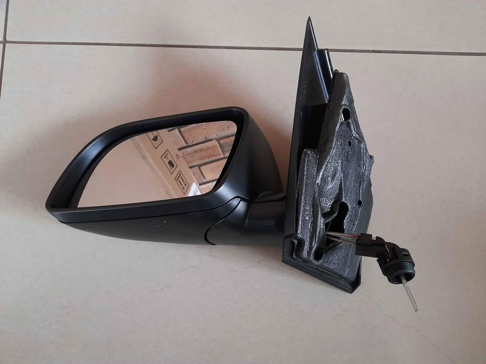 VW POLO VIVO 10/14 BRAND NEW DOOR MIRROR MANUAL ADJUSTMENTFORSALE