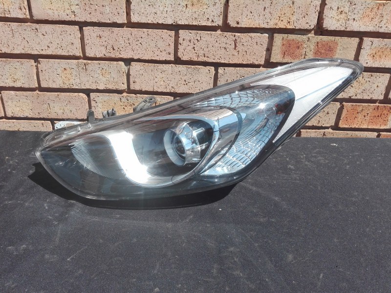 Hyundai I30 Left side Headlight - Private Seller Hyundai I30 Left side Headlight - Private Seller