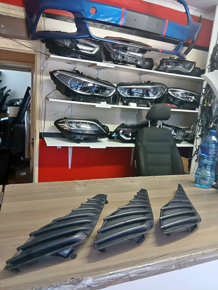 2019 TOYOTA YARIS FOGLIGHT COVER LEFTSIDE - Private Seller 2019 TOYOTA YARIS FOGLIGHT COVER LEFTSIDE - Private Seller