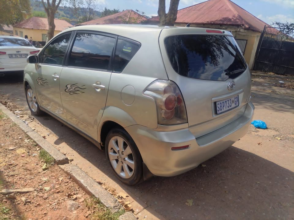 2005 Toyota verso 1.8