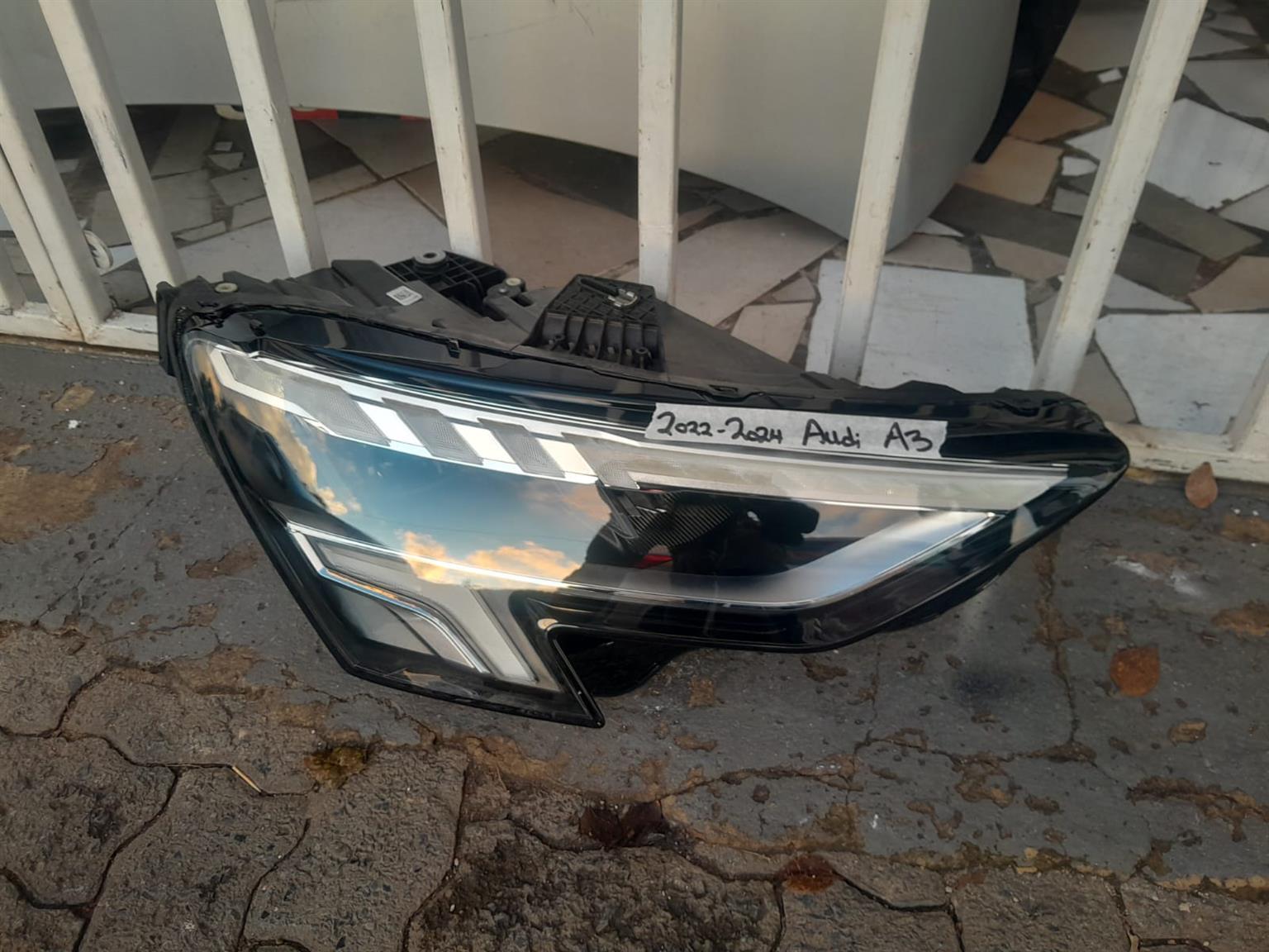 2022-2024 AUDI A3 RIGHT SIDE HEADLIGHT FOR SALE - Private Seller 2022-2024 AUDI A3 RIGHT SIDE HEADLIGHT FOR SALE - Private Seller