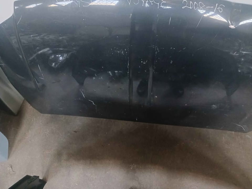 CHRYSLER VOYAGE BONNET 2008-2016 - Private Seller