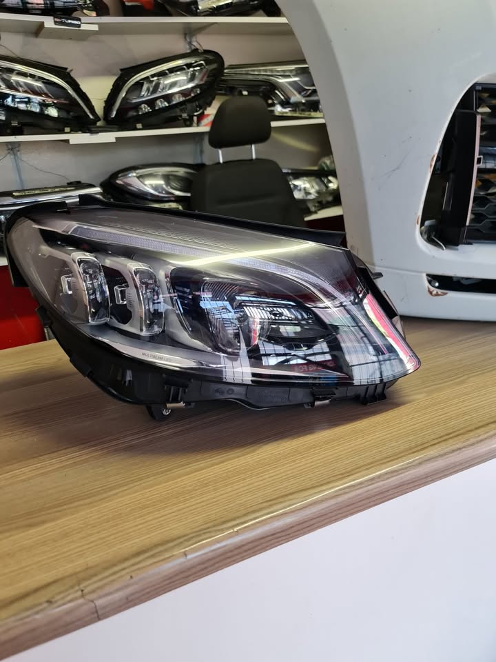 2020 MERCEDES BENZ W205 MULTI-BEAM XENON HEADLIGHT RIGHTSIDE FOR SALE IN IMMACU - Private Seller 2020 MERCEDES BENZ W205 MULTI-BEAM XENON HEADLIGHT RIGHTSIDE FOR SALE IN IMMACU - Private Seller