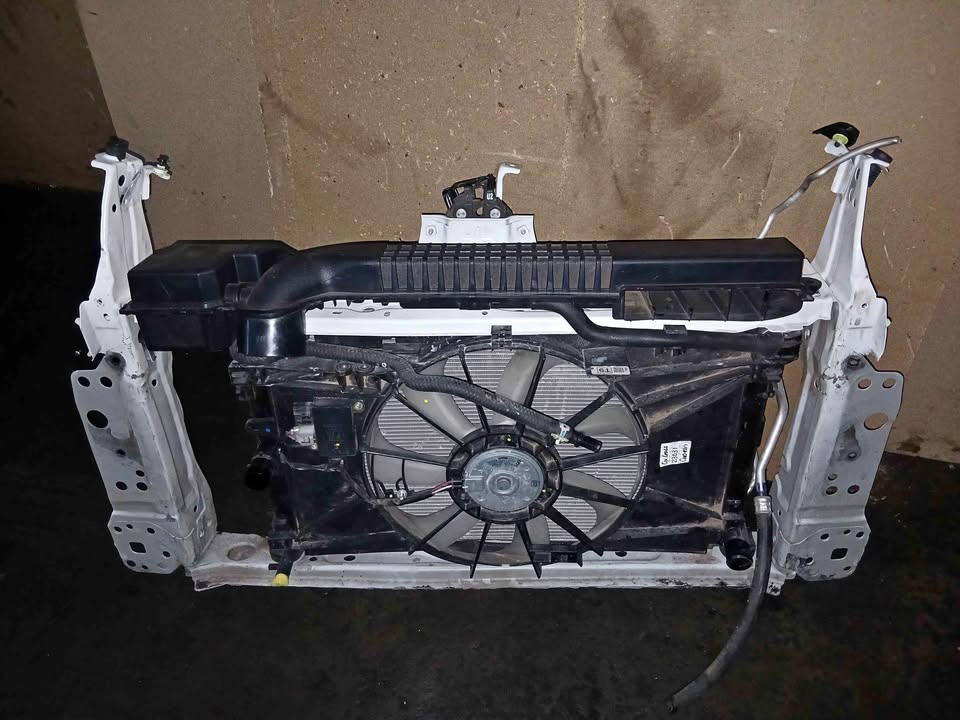 Toyota corolla cross complete radiator set - Private Seller Toyota corolla cross complete radiator set - Private Seller