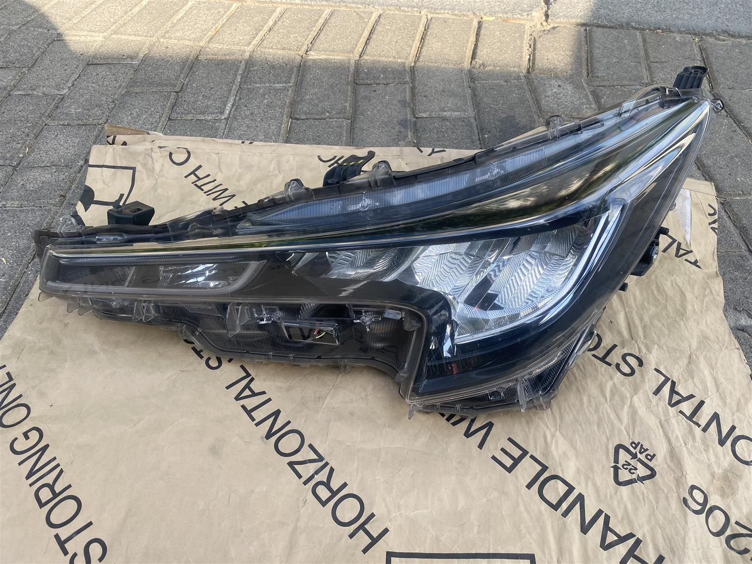 2022 TOYOTA COROLLA LED HEADLIGHT LEFT SIDE FOR SALE. IN PRISTINE CONDITION