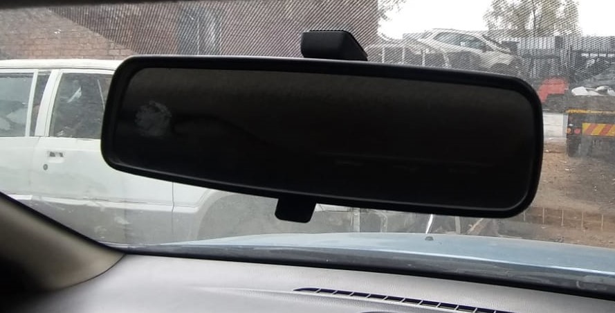 REAR VIEW MIRROR 2017 RENAULT SANDERO - Private Seller REAR VIEW MIRROR 2017 RENAULT SANDERO - Private Seller
