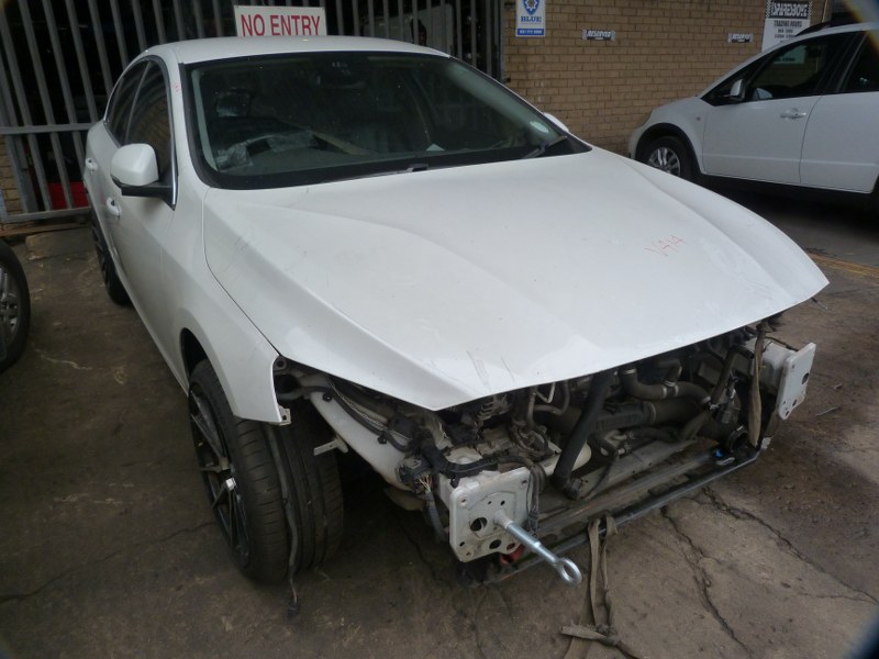 Volvo S60 D4 Elite Geartronic AT White - 2014 SPARESBOYZ STRIPPING FOR SPARES. - Private Seller