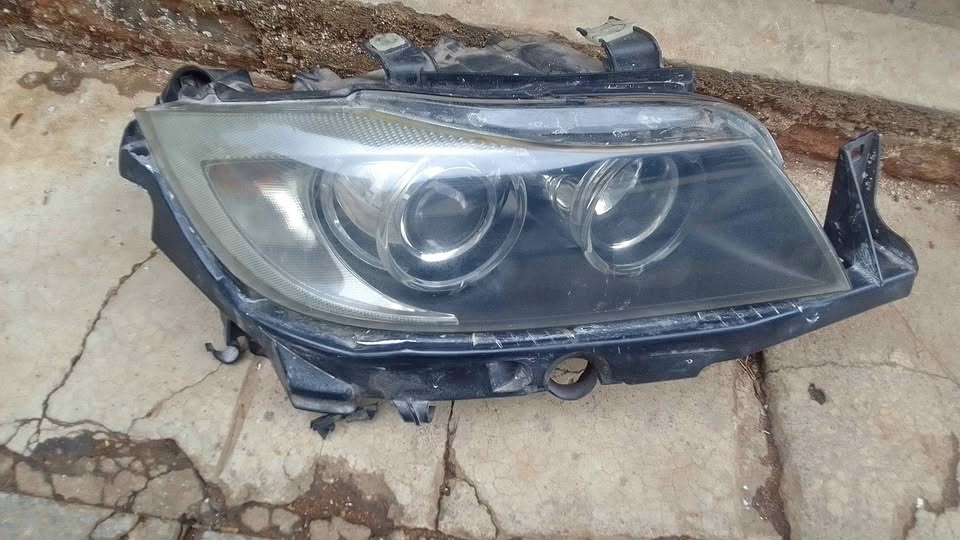 BMW E90 xenon headlight - Private Seller BMW E90 xenon headlight - Private Seller