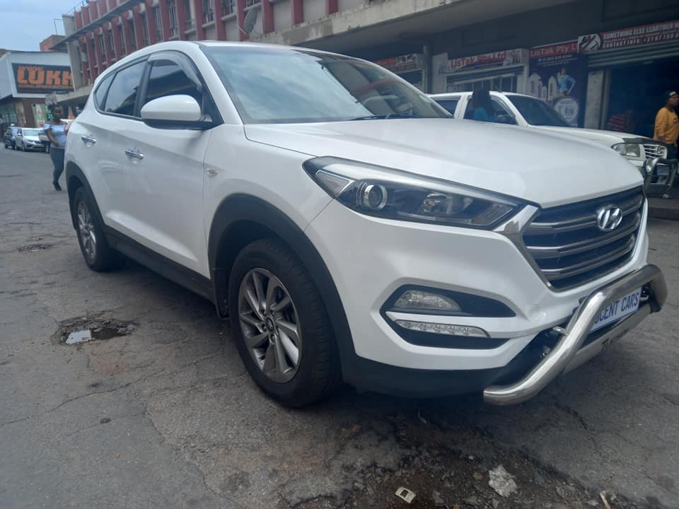 2017 HYUNDAI TUCSON 2.0 PETROL, AUTOMATIC TRANSMISSION, WHITE IN COLOR, MILEAGE