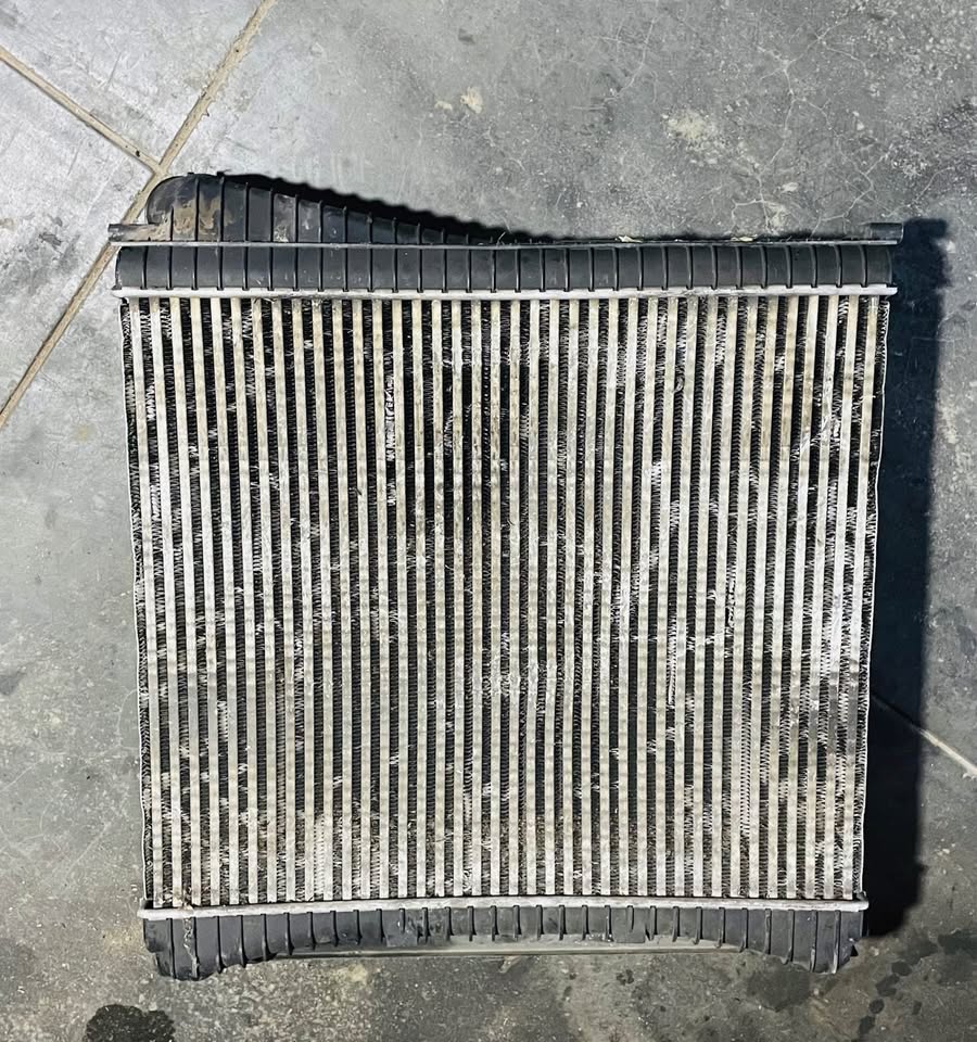 Land Rover Sport radiator - Private Seller Land Rover Sport radiator - Private Seller