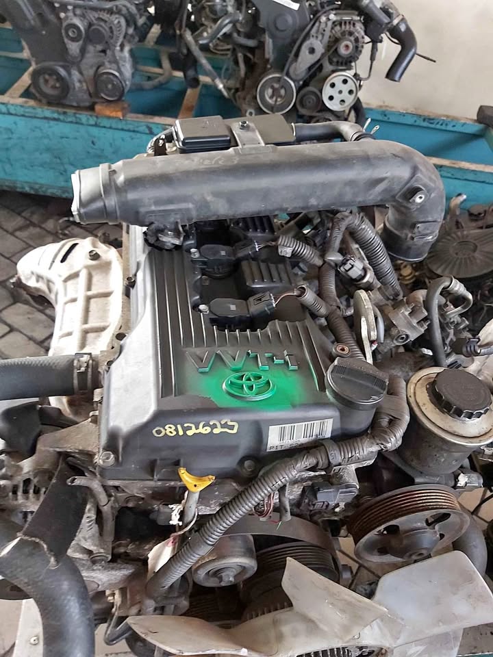 TOYOTA HILUX 2.0 VVTI 1TR ENGINE FOR SALE ) - Private Seller